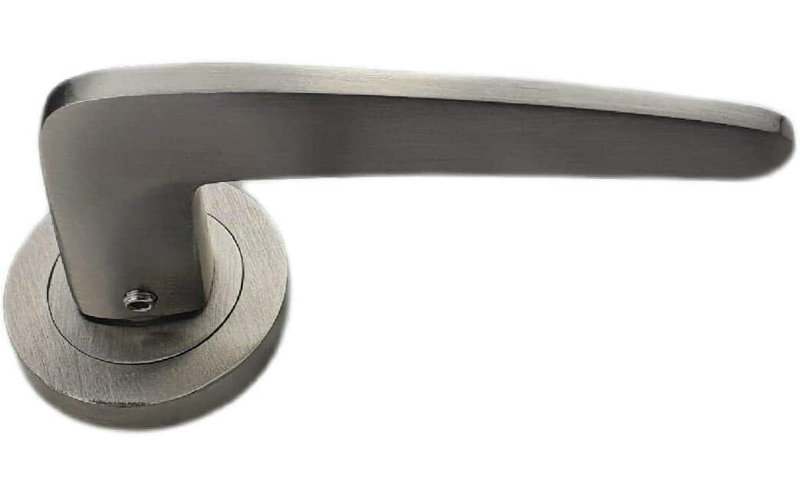  5 Pairs Venus Design Door Handles on Round Rose in Stainless Steel Finish with Latch and Hinges