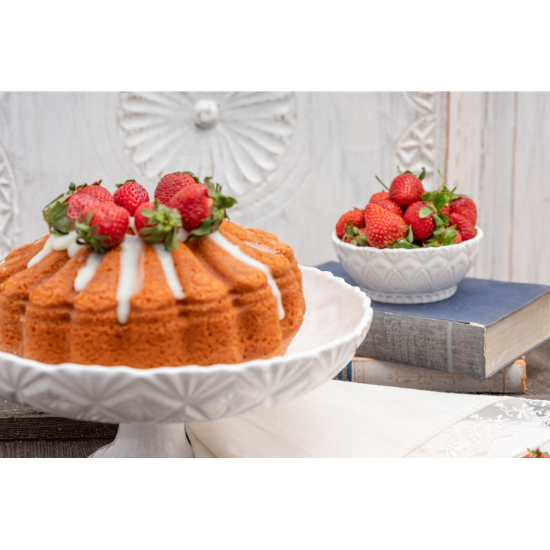 Vintage Inspired Ceramic Ceramic Cake Stand, White