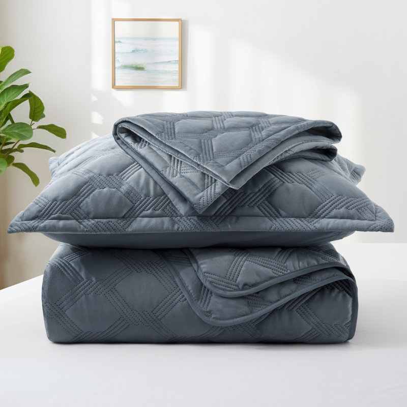 Reversible Diamond Embossed Bedspread Set – Geometric Quilt With Shams, Queen Bedspread Set with 2 Pillow Shams