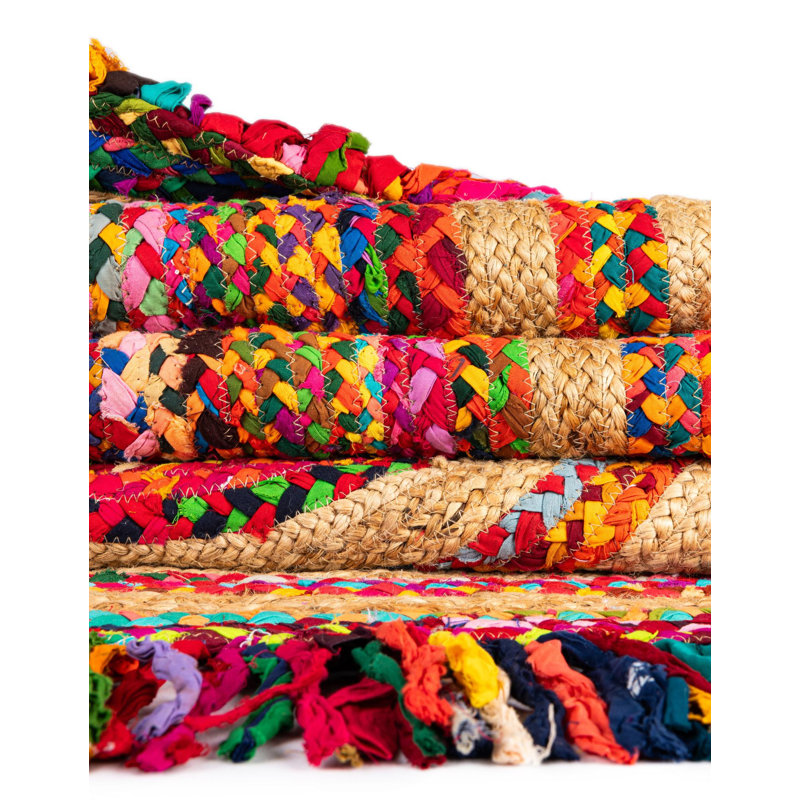 Ruffles Commodore Rug, Round 2'