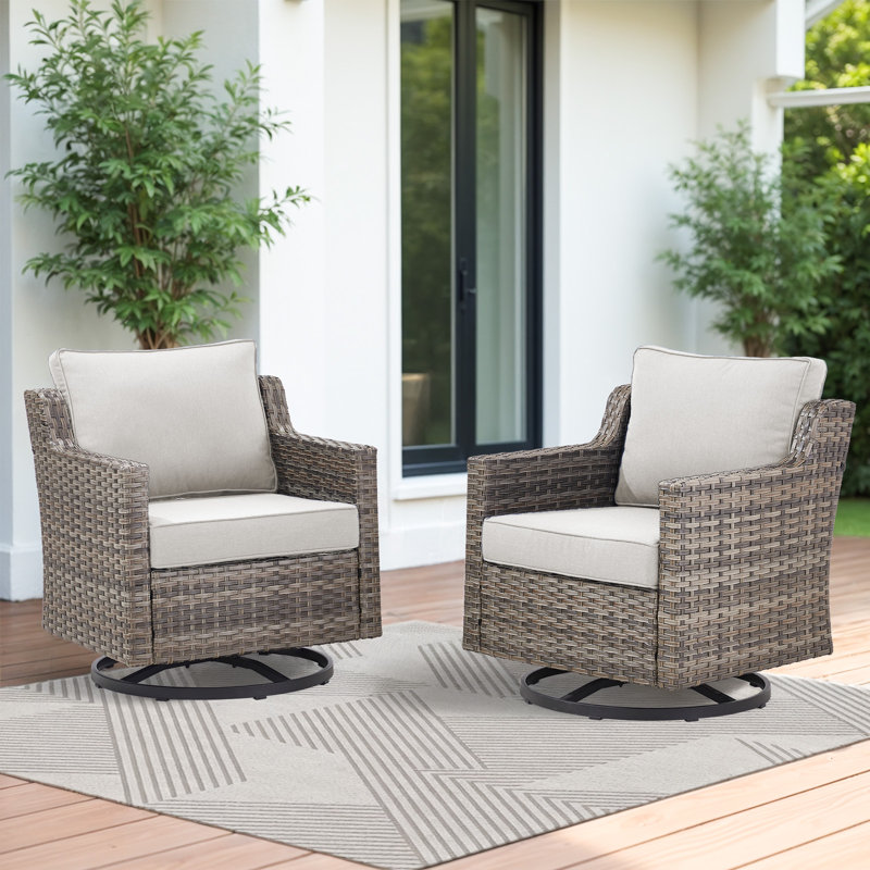 Chaises pivotantes de patio Red Barrel Studio®, Beige