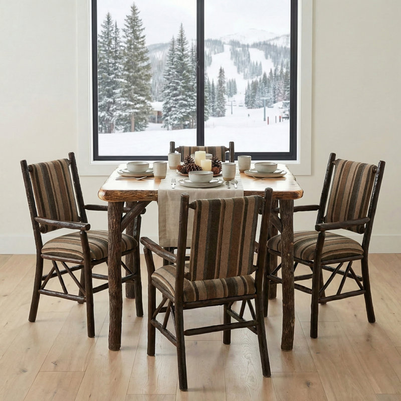 Table de salle à manger Fireside Lodge Hickory Square - 36 po - Cannelle - Standard, Aulne rustique avec standard, 36 po