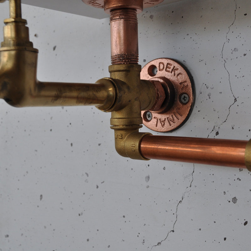 Tablette murale en laiton industriel fait à la main avec robinet décoratif et barre à serviettes Steampunk