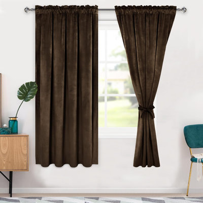 2 panneaux de rideaux et de rideaux en velours pour la chambre à coucher et le salon, 2 rideaux filtrants avec passe-tringle et embrasses décoratives, 80% à 124% de panneaux d'intimité thermiques pour la maison