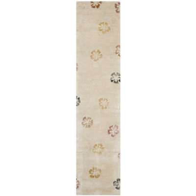 Coreatha Martha Stewart Viscos/Wool Floral Rug in Beige