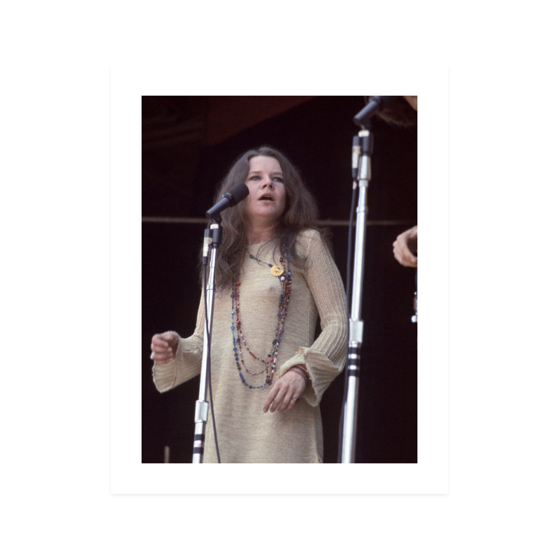 Janis Joplin regardant le public en chantant - photographie non encadrée, H 10 po x l 8 po