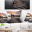 Coussin décoratif en bois de mer sous le lit en ciel spectaculaire-29891639-29891643