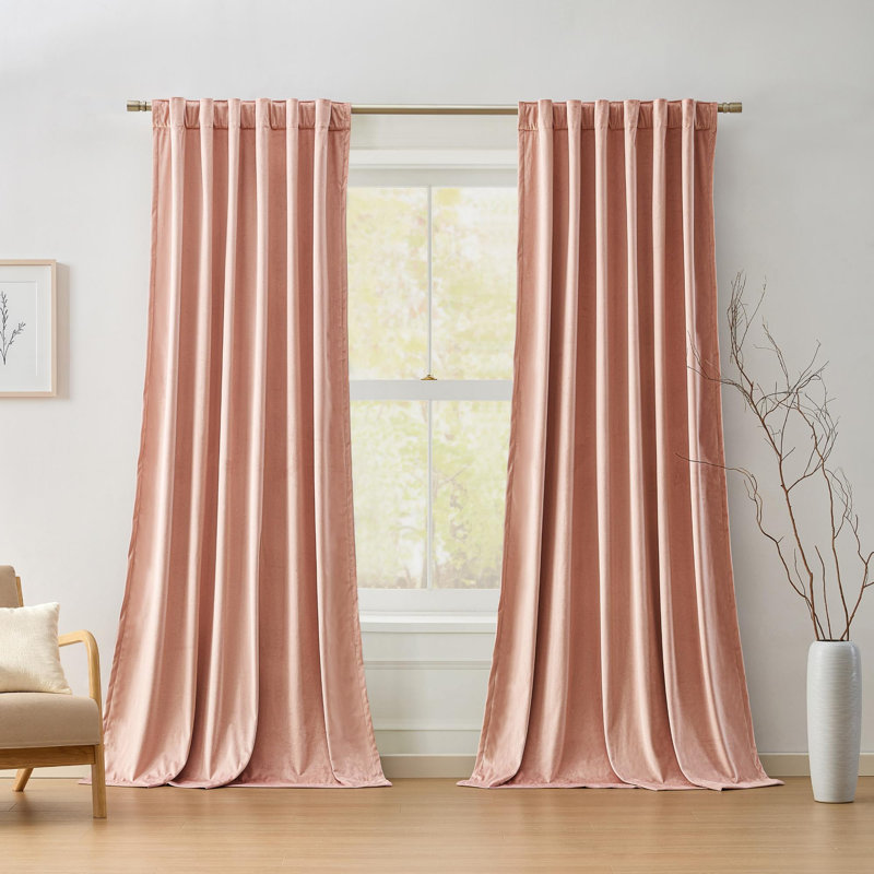 Rideaux en velours Camille de Threadmade, ensemble de 2, couleur blush - 132 cm (L) x 213 cm (l), Rosé, L 52 po x L 84 po