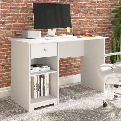 Bureau 48 po Lilian