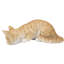 Statue de chat regardant par-dessus un rebord