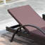 Ensemble de chaises longues d'extérieur avec table