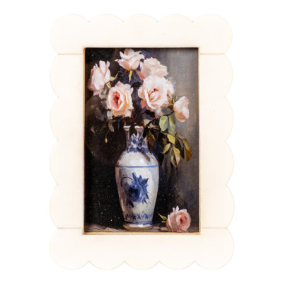 Resin And Wood Scalloped Photo Frame, White