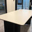 Table minimaliste nordique en bois massif-110449380