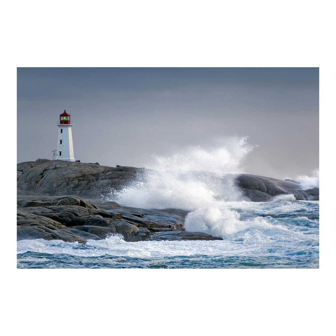 Strukturierte Fototapete Sturmwellen bei einem Leuchtturm 3,2 m x 480 cm