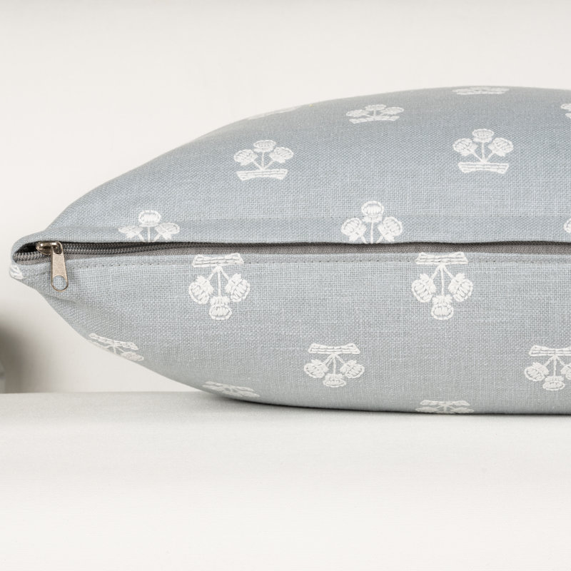 Housse et insert de coussin Hamachi, Plumes, Carré 16 po, Misty Blue Floral