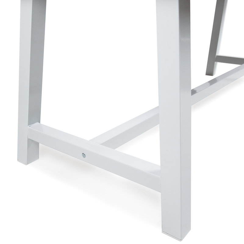 Table d'extérieur en bois avec structure en métal blanc, sablage brun foncé, H 29,5 po x l 70 po x P 34,21 po, limite de 300 lb, panneau à lattes, conception de salle à manger incluse