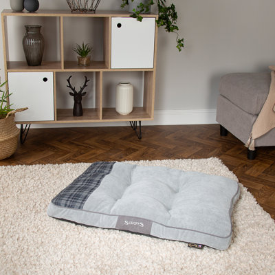 Highland Polyester Pet Bed