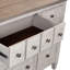 Ensemble de chambre à coucher avec lit à panneaux, commode et miroir, commode et table de chevet Haylee-602721949-557700679