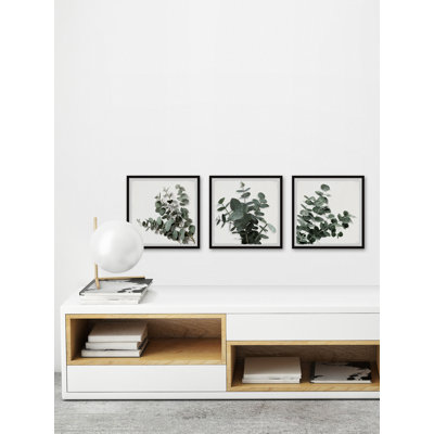 Chaque feuille est un triptyque de fleurs