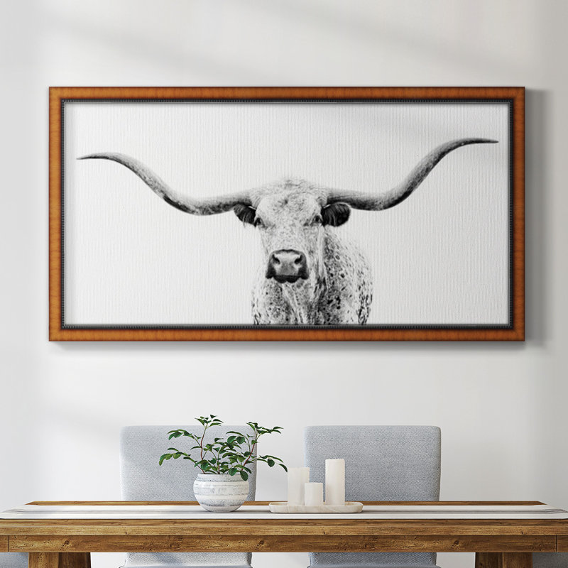 «Longhorn Gaze», reproduction d'un seul cadre photo sur toile, H 21 po x l 37 po x P 1 po