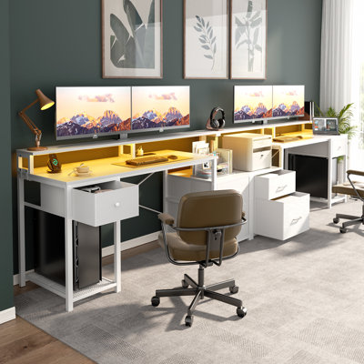 Bureau 59 po avec 3 tiroirs, prise de courant, lumières DEL et tablettes de rangement Marlize