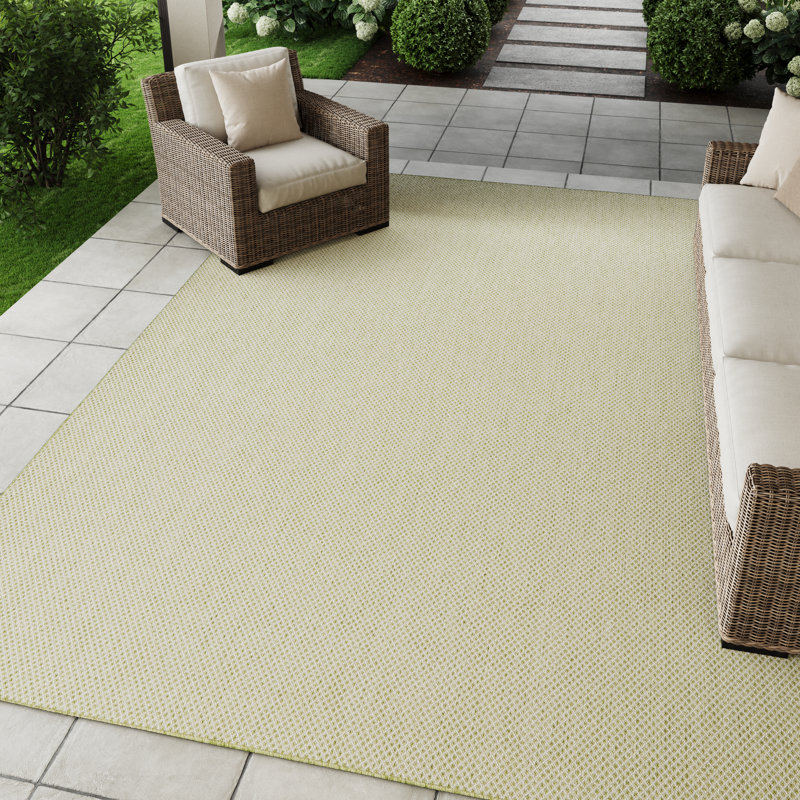 Tapis intérieur / extérieur vert Mccune, Rectangle 8 pi x 10 pi