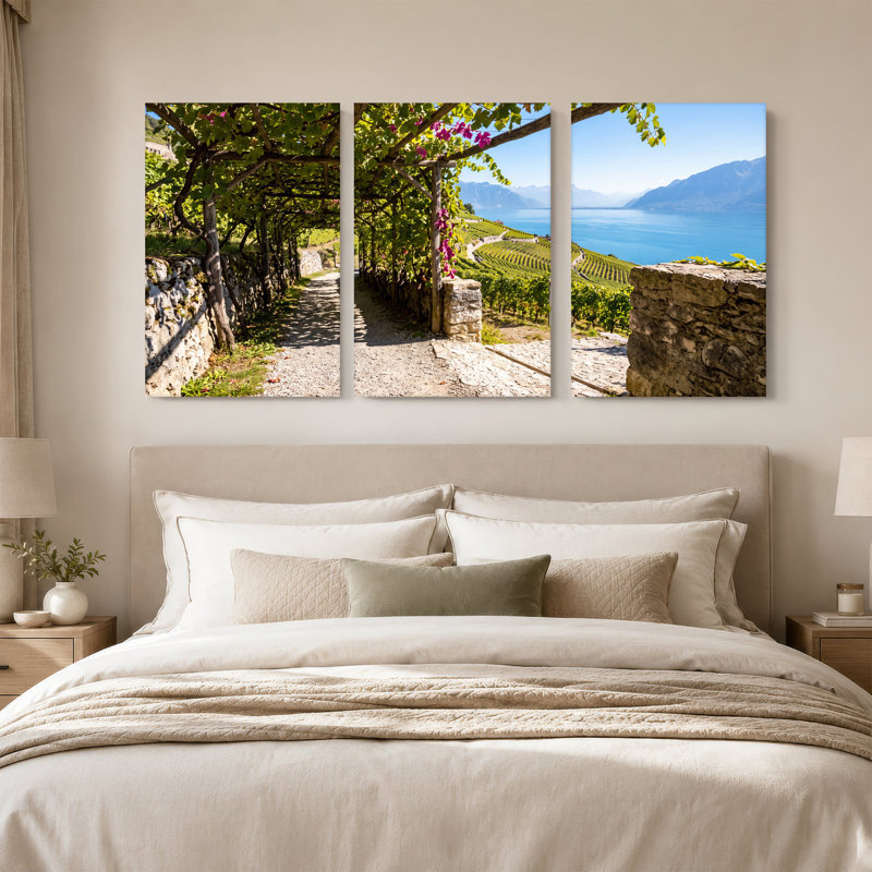 «Vineyard Trellis Path donnant sur le lac bleu et ensemble de 3 toiles», 24"H x 16"W x 3pcs