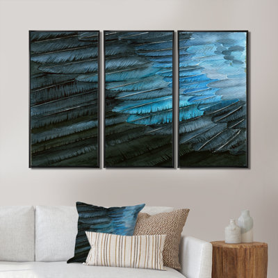 «Blue Fragment of a Bird Wing III», reproduction sur toile flottante 3 pièces