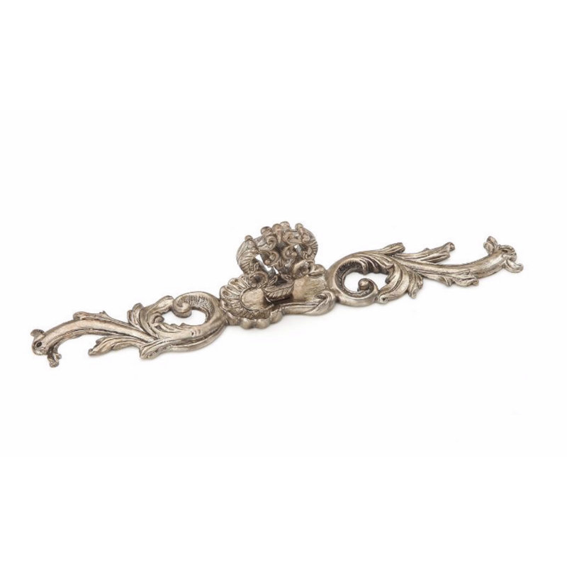 Poignée d'armoire française Schaub 1-1 / 4 po, Argent Monticello