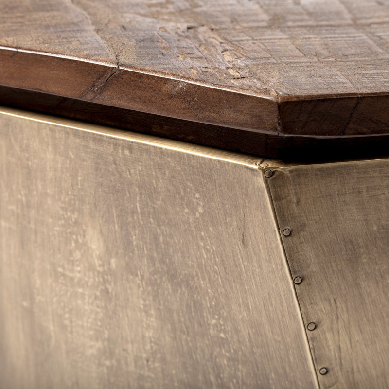 Table de bout Bahena, Laiton