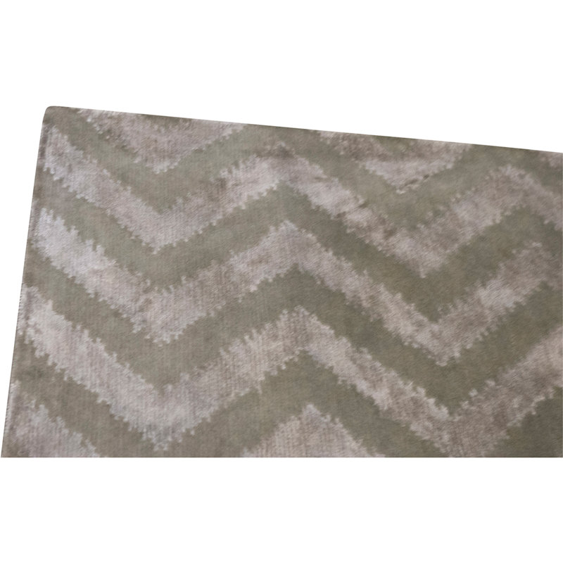 Hand Knotted Area Rug in Grey And Cream