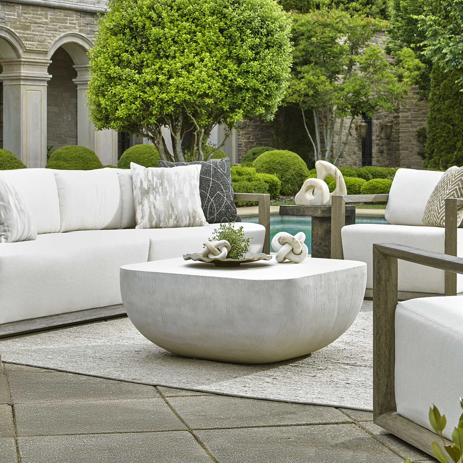 Moulin 36" Patio Table