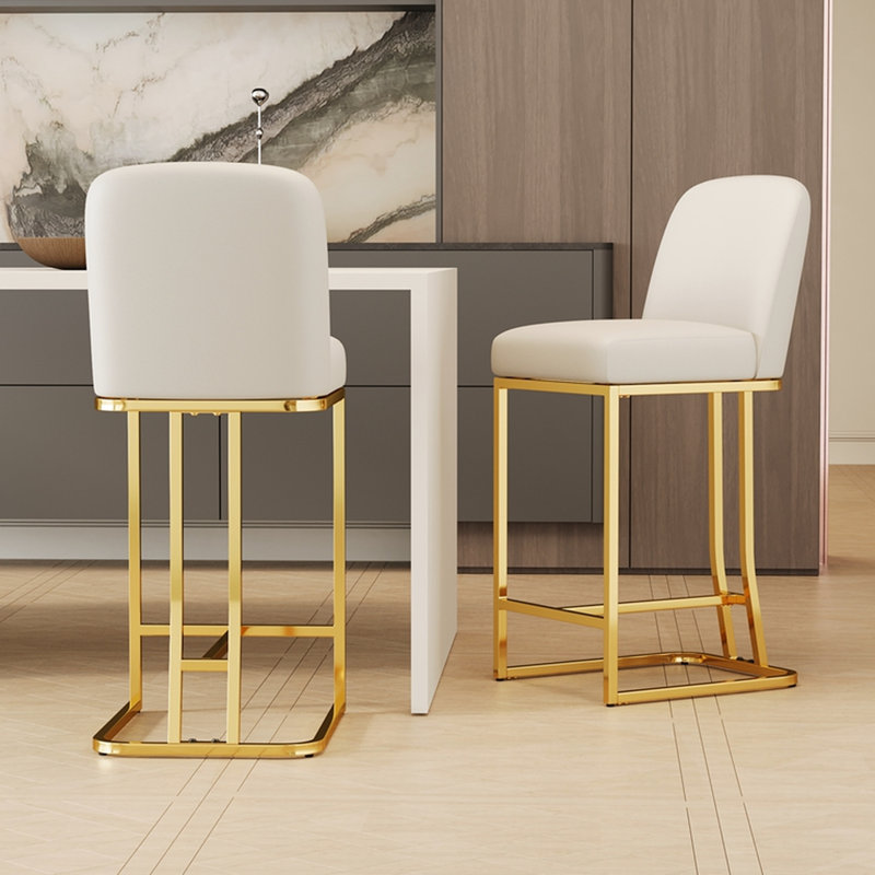 2 chaises de bar modernes - blanches et dorées, confortables et élégantes. Matériaux durables. Polyvalent à des fins diverses. Facile à nettoyer. Glissez. Fauteuil compact avec 2 tabourets de salle à manger blancs. Fabriqué