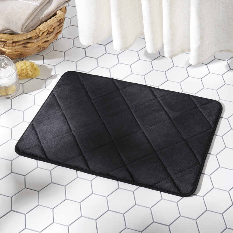 Tapis de bain Haruhi Haven, l 22 po x L 42 po, Noir