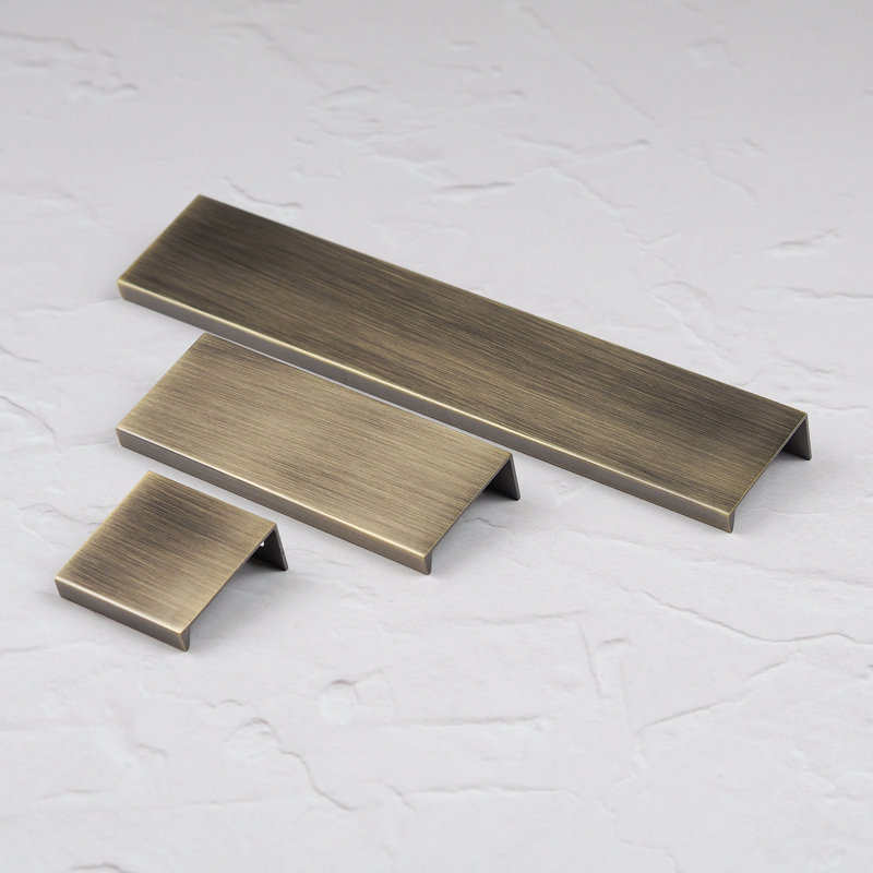Antique Brass Squared Edge Lip Pull Handles, 160mm
