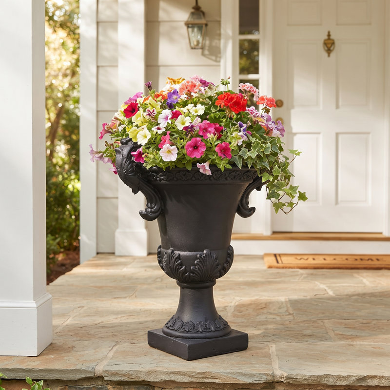 Jardinière en urne romaine LifeSky de 15 lb pour le vestibule du porche: rehausse instantanément l'attrait de la terrasse - Vous recevez des invités ce week-end? - Résistant aux intempéries et fabriqué à la main