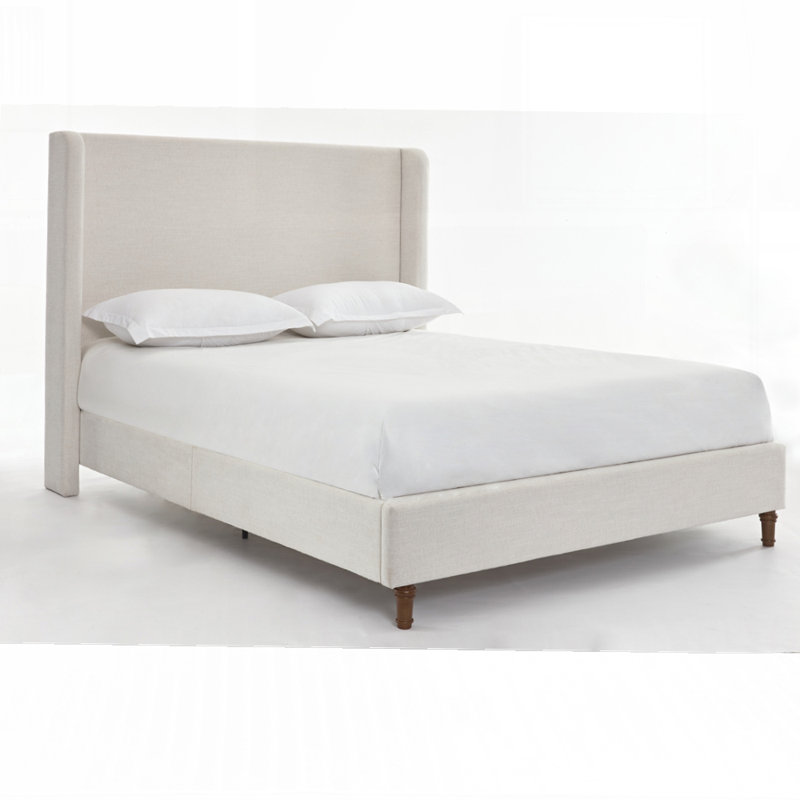 Cadre de lit élégant avec tête de lit haute et revêtement en métal robuste pour un sommeil confortable