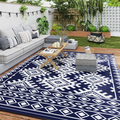 Indoor/Outdoor Area Rug, Reversible Outdoor Rug with Carry Bag, 9' x 12', Blue & White Rhombus Border