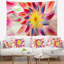 Tapisserie florale rose avec pétales de fleurs-28496590