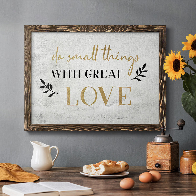 «Small Things Gold», art textuel sur toile, Noyer, H 18 po x l 26 po x P 1,5 po