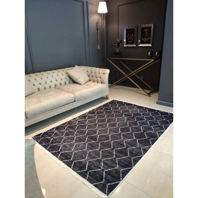 Tapis noir antidérapant en polyamide à imprimé numérique Matarranz, Rectangle 2 pi 7 po x 4 pi 11 po
