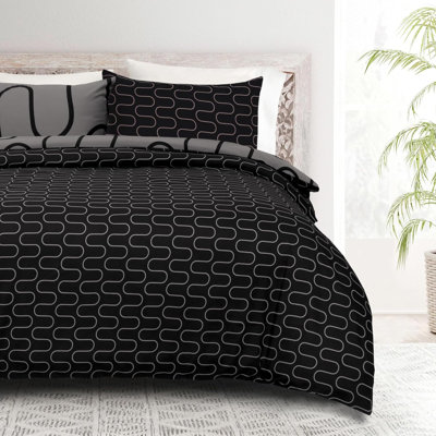 Airville Microfiber Geometric Shapes Duvet Cover Set with Pillowcases Included