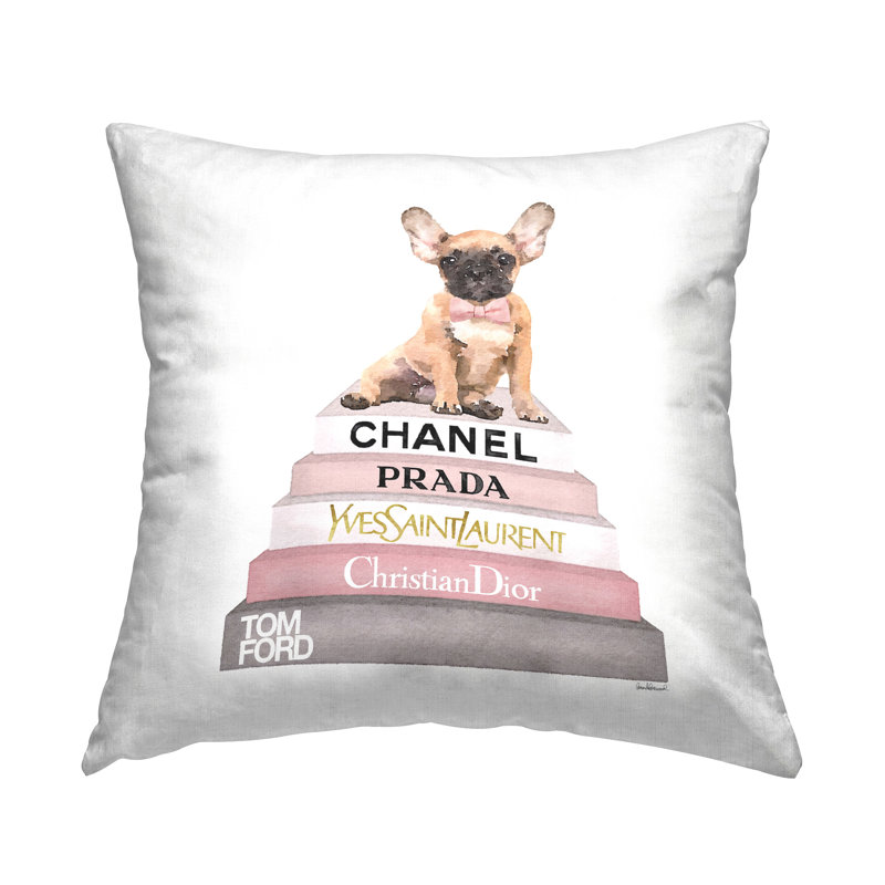 Coussin Stupell Industries Trendy Dog Atop Glam Brand par Amanda Greenwood