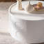 Table de bout en bois robuste, panneau de fibres à densité moyenne blanc crémeux, décor de salon moderne