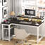 Bureau d'ordinateur en L Farmhouse avec DEL et prises de courant, bureau de jeu en coin avec support pour écran intégré, tablettes réglables, poste de travail de bureau personnel