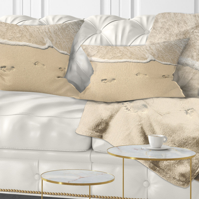 Coussin décoratif empreintes de pas dans le sable sur la plage - Sea & Shore