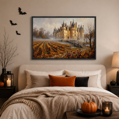 Château aux fenêtres illuminées dans un vignoble d'automne - Toile murale d'Halloween
