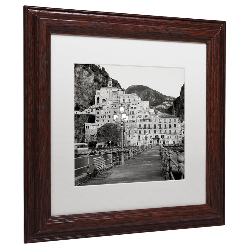 Alan Blaustein, «Amalfi Pier I», reproduction de photo encadrée, H 11 po x l 14 po x P 0,5 po, Toile avec cadre brun, Blanc