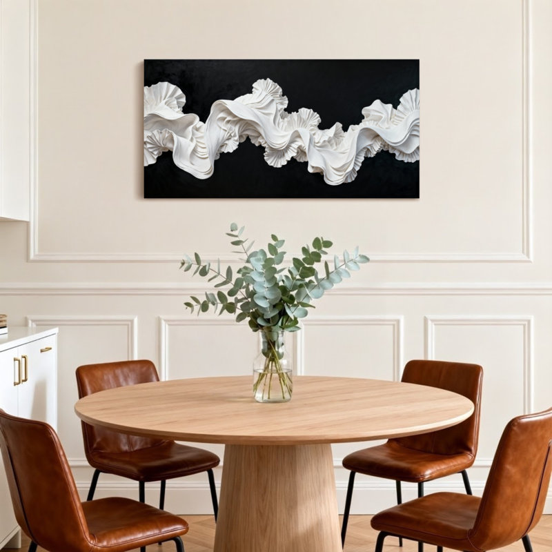 Vagues sculpturales blanches sur fond noir, H 20 po x l 40 po