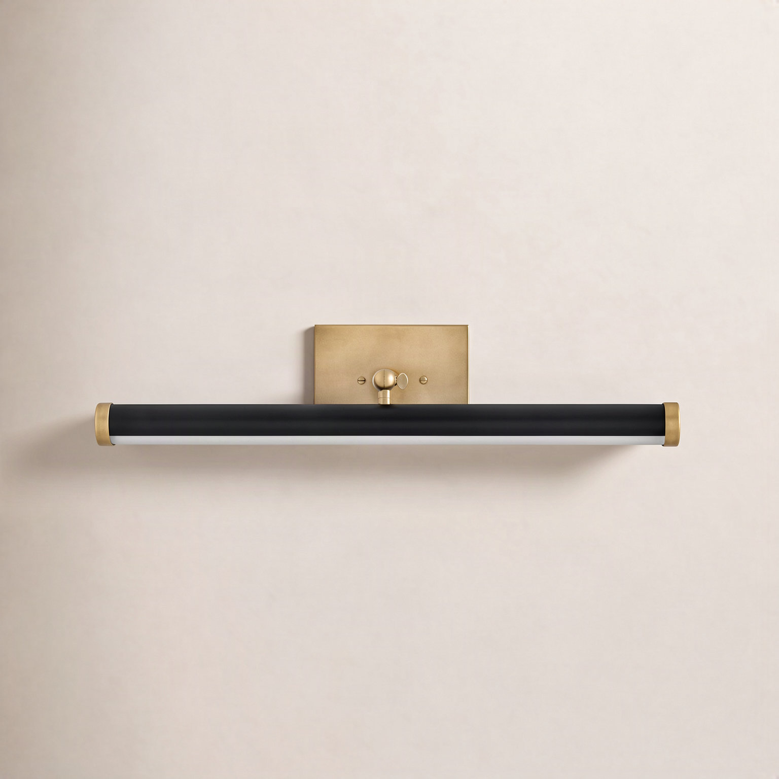 Regis Single Light Armed Sconce